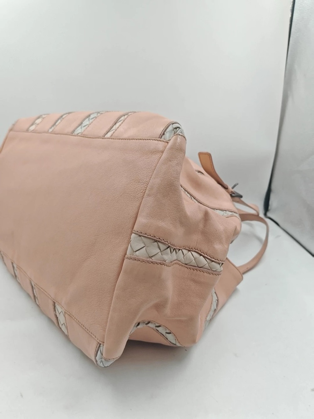 Bottega Veneta pink leather suede tote with Intrecciato woven stripe - Picture 6 of 13